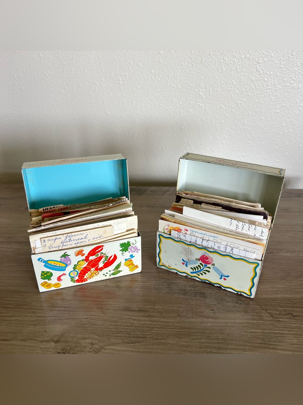 VTG Tin Recipe File Boxes Ohio Art Co Filled W/ Old Handwritten Recipe Clippings - Picture 2 of 15